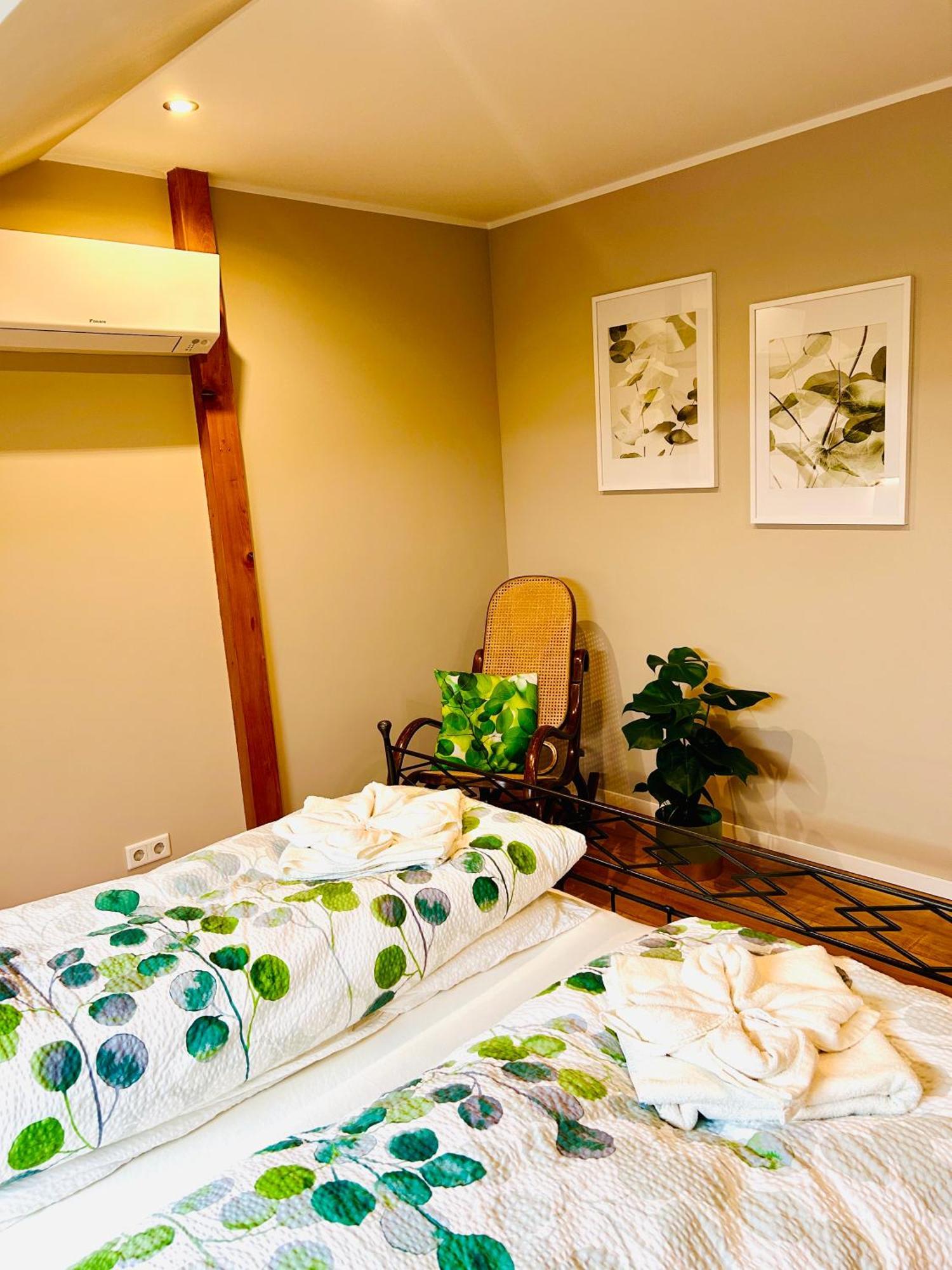 Ferienwohnung "Bei Freunden" Naumburg  Exteriör bild